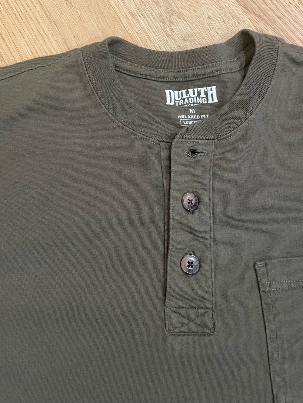 Duluth Men Shirt green Trading Co Olive Short-Sleeve Henley Pocket Size Medium